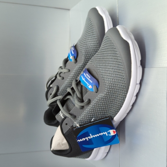 BNWT Champion's Running Mens shoes Gray - Picture 7 of 8